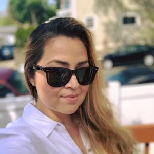 Meet your Posher, Carla